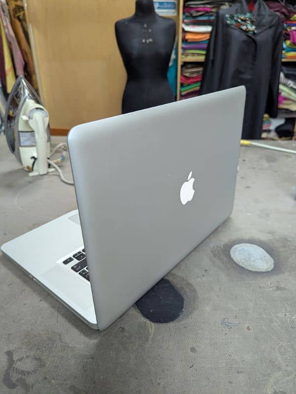 MacBook pro 15 inch core i7 6