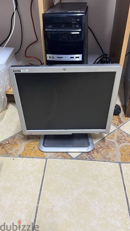 desktop computer with table and all accessories 1