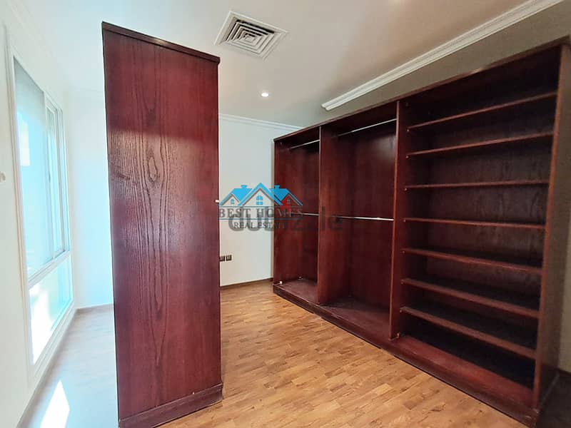 A Nice and Spacious 4 Bedrooms Villa in Abu Al Hasaniya 7