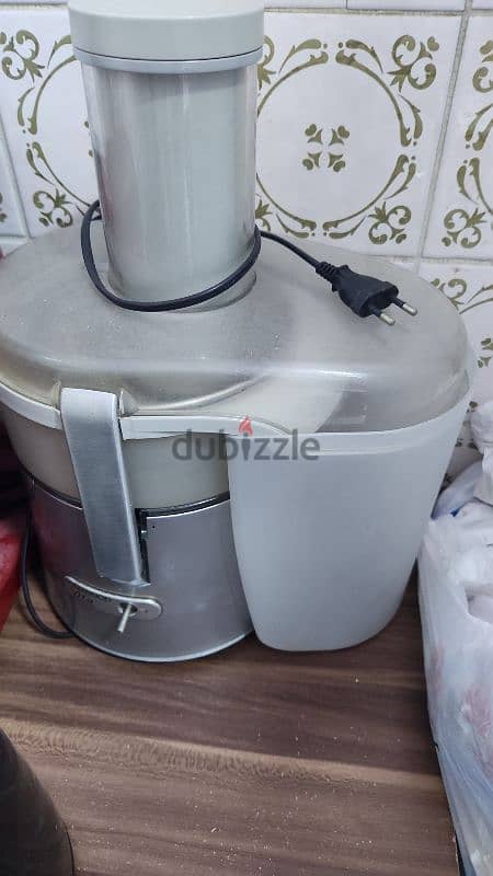 Philips blender and juicer machine 1