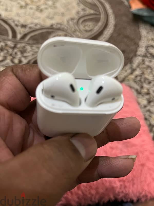 apple AirPods 2 good condition 3