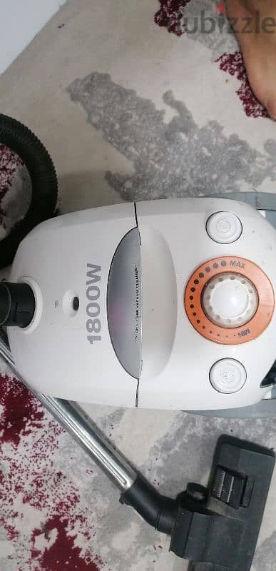 Daewoo and shevaki vacuum in new condition completed accessories 10 kd 7