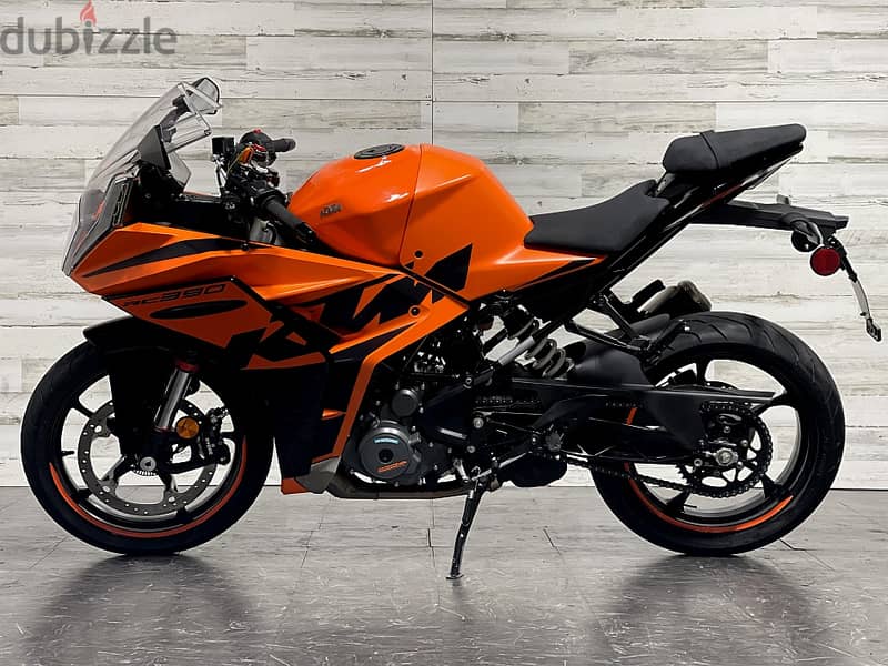 2022 KMT RC390  ( +971 52 300 8603) 5