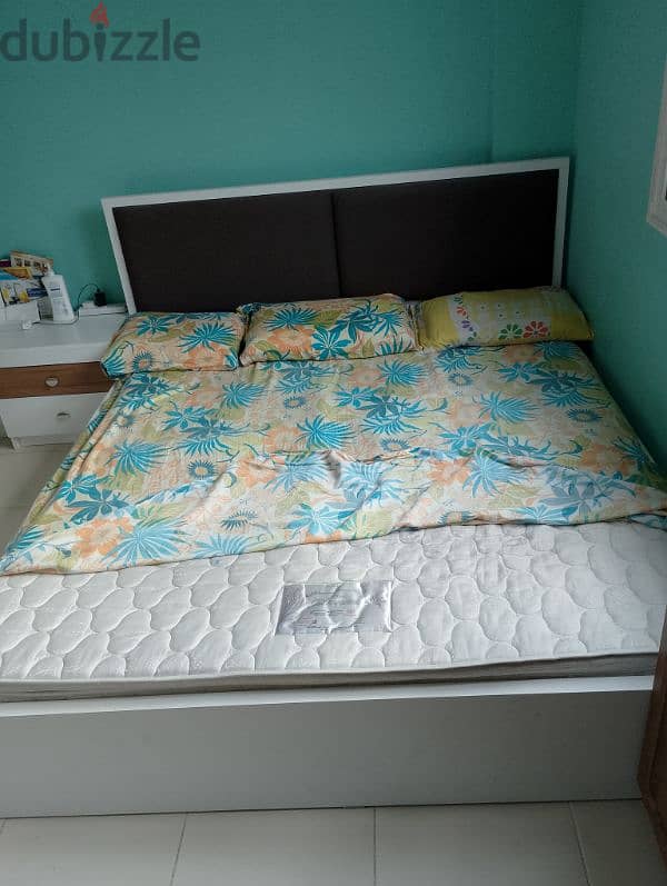 King size bed 180x200 with mattress for sale 2