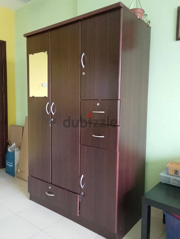 3-door cupboard wardrobe for sale 0