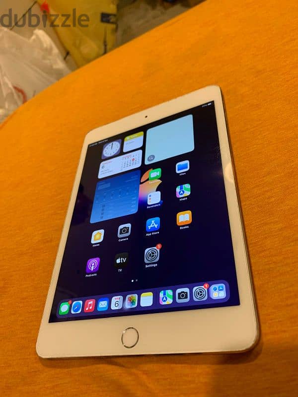 Apple iPad Mini 4  Wi-Fi 128 GB 4