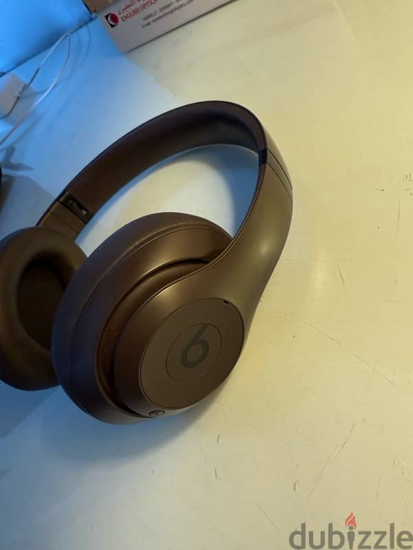 Beats Studio pro - brown 2