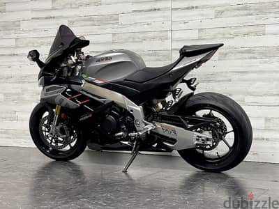 2021 APRILIA RSV4  +974 66574363