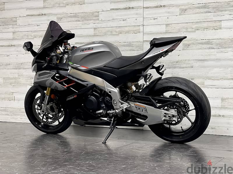 2021 APRILIA RSV4  +974 66574363 0