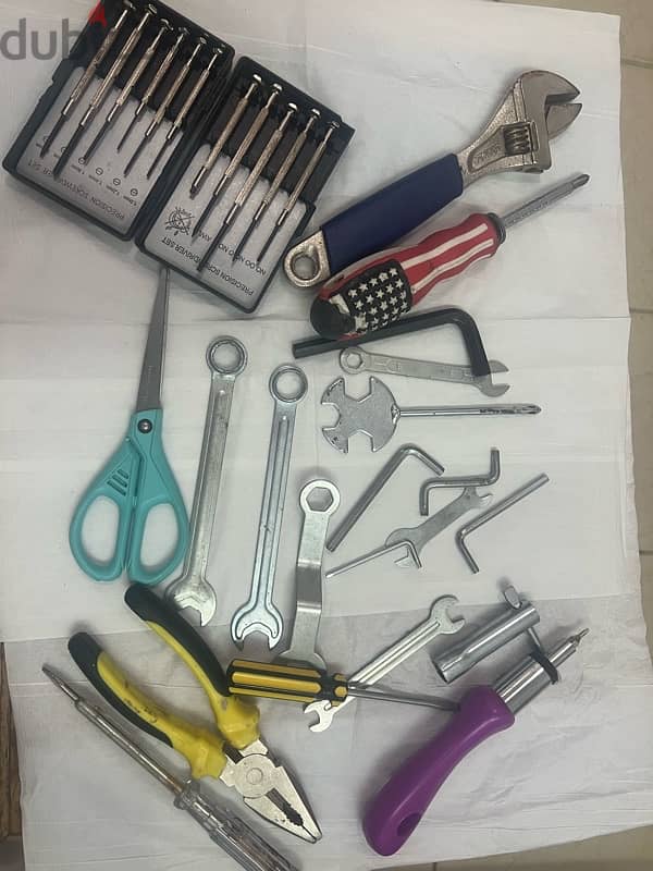 Tools and screws 5