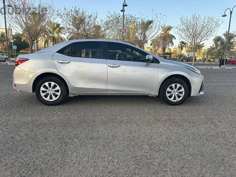 TOYOTA COROLLA 2017 XLi 9