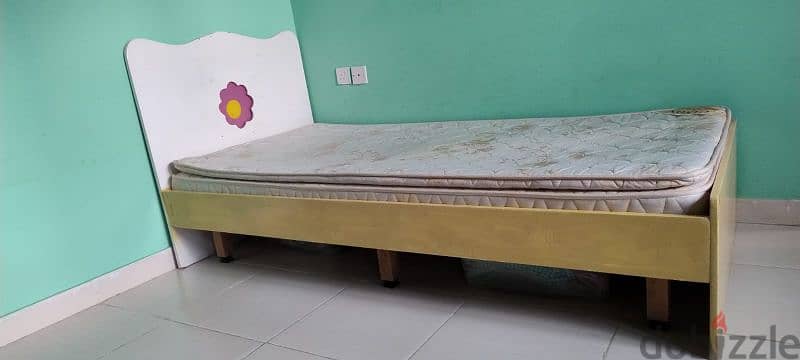 Single bed 90x190, good condition. With mattress 3