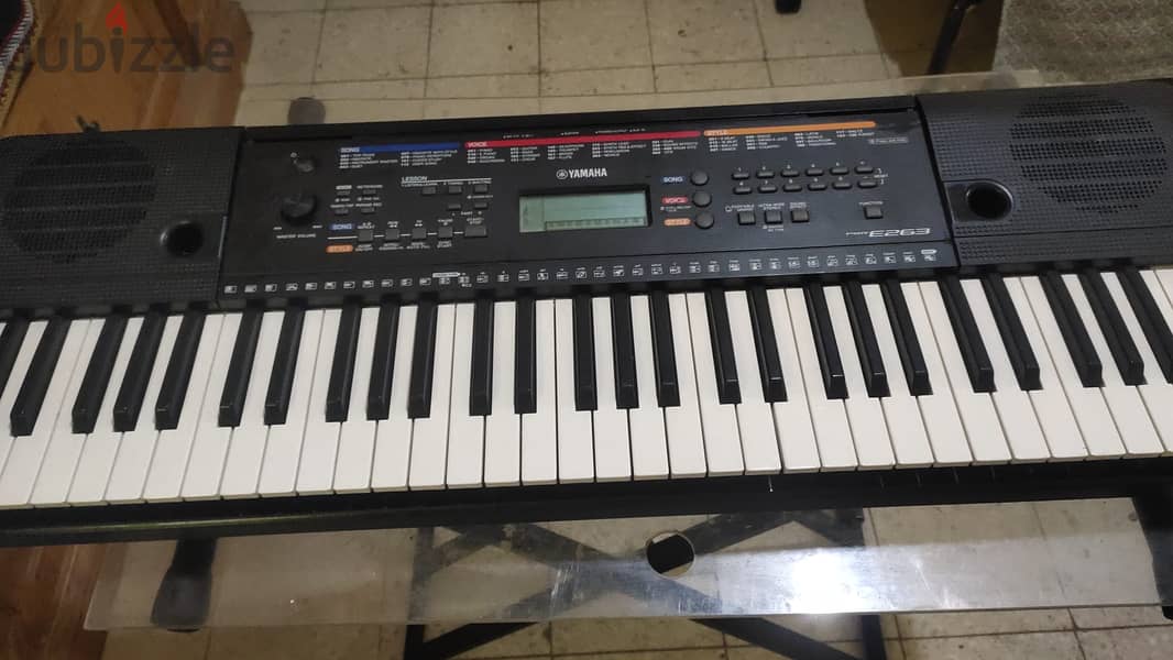 YAMAHA PSR E 263 Musical keyboard for sale 0