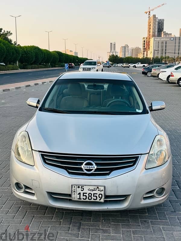 Nissan Altima 2011 0