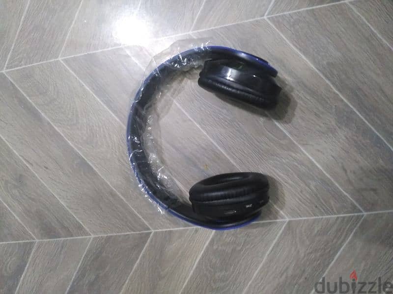 B39 wireless headset 1