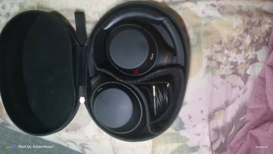 Sony WH-1000XM4 good condition