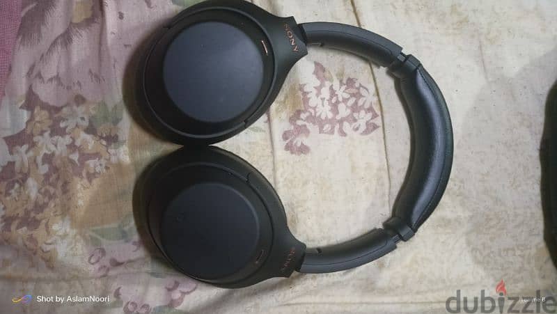 Sony WH-1000XM4 good condition 1