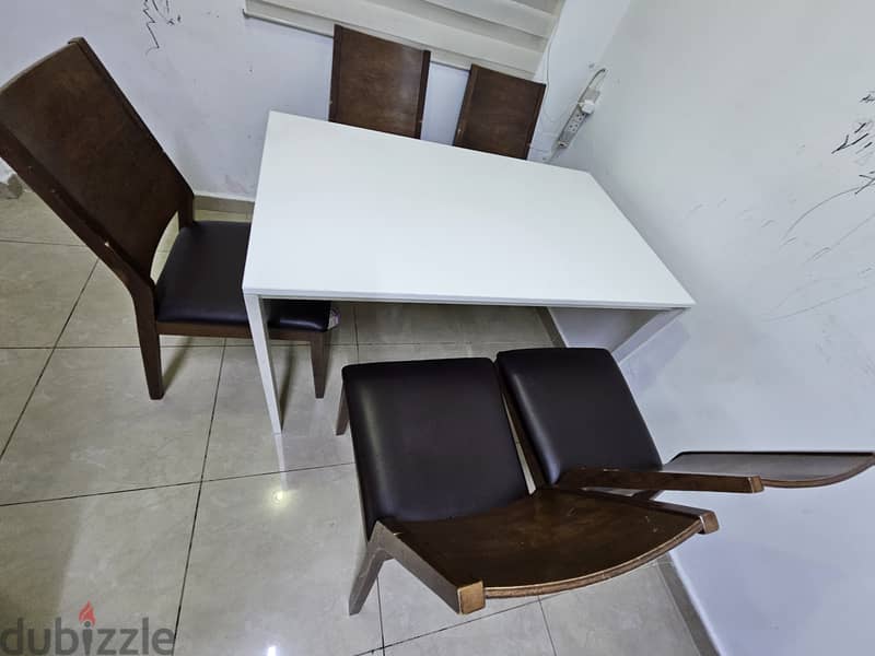 Dining table With chairs for sale 1