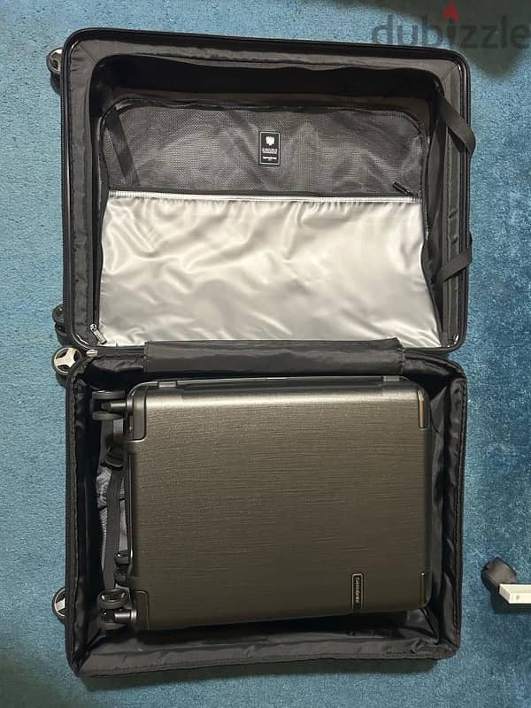 set of samsonite luggage 1