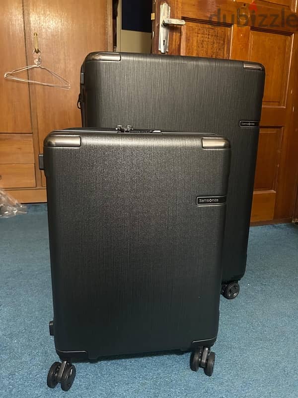 set of samsonite luggage 2