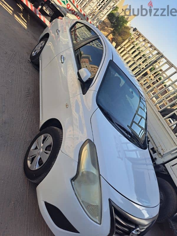 Nissan Sunny 2015 1