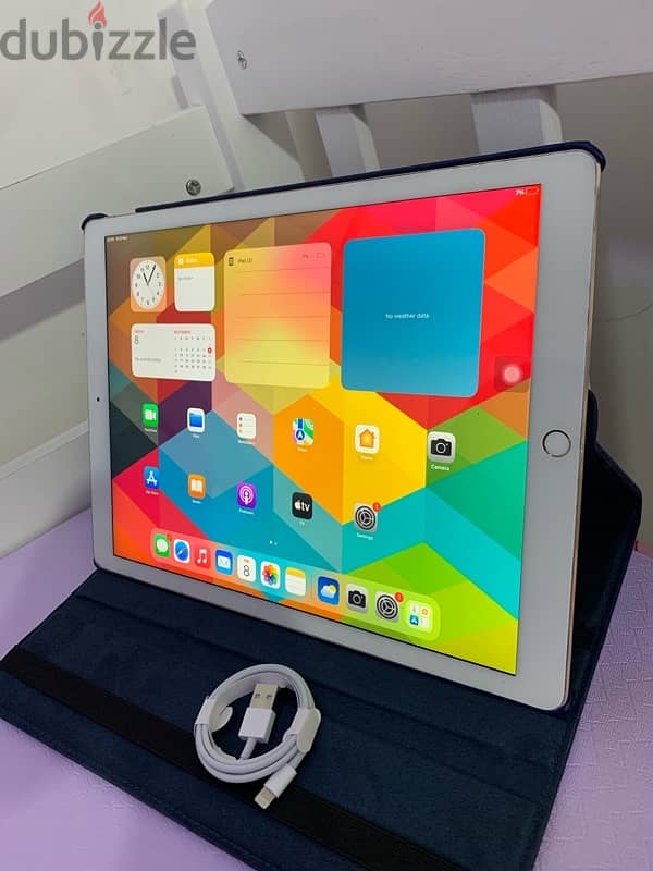 iPad Pro 12.9 inch screen verry big screen 128gb sim working 10