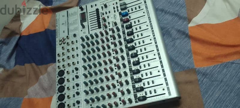 beheringer 14 channel mixer 99 vocal effect 1