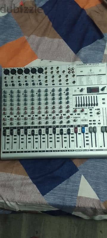 beheringer 14 channel mixer 99 vocal effect 5