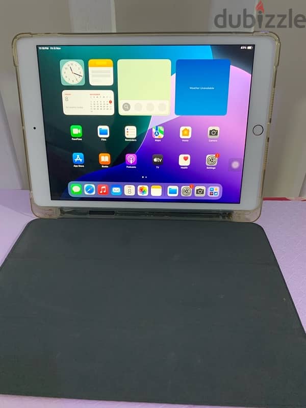 iPad 8th generation 32gb 10.2 inch screen Wi-Fi device 5