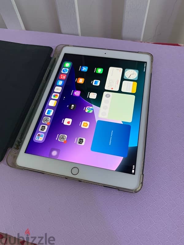 iPad 8th generation 32gb 10.2 inch screen Wi-Fi device 8