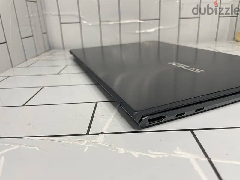 Asus Zenbook UM425I  AMD Ryzen™ 5 4500U  14” FHD Screen  8GB RAM  256 2