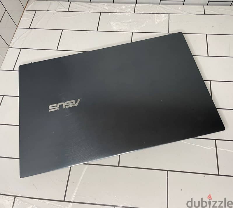 Asus Zenbook UM425I  AMD Ryzen™ 5 4500U  14” FHD Screen  8GB RAM  256 4