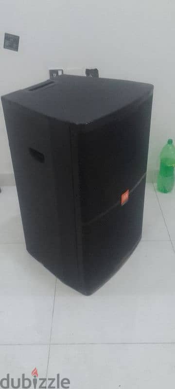 18 inch pawed speaker . blutooth u. s. b. microphone input available .