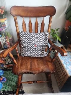 Solid wood rocking chair 0