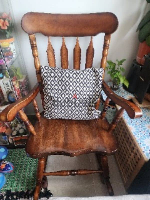 Solid wood rocking chair 0