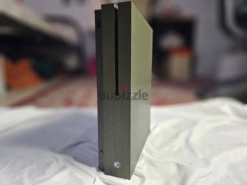 Xbox one S battlefield special edition with another free Xbox one 15