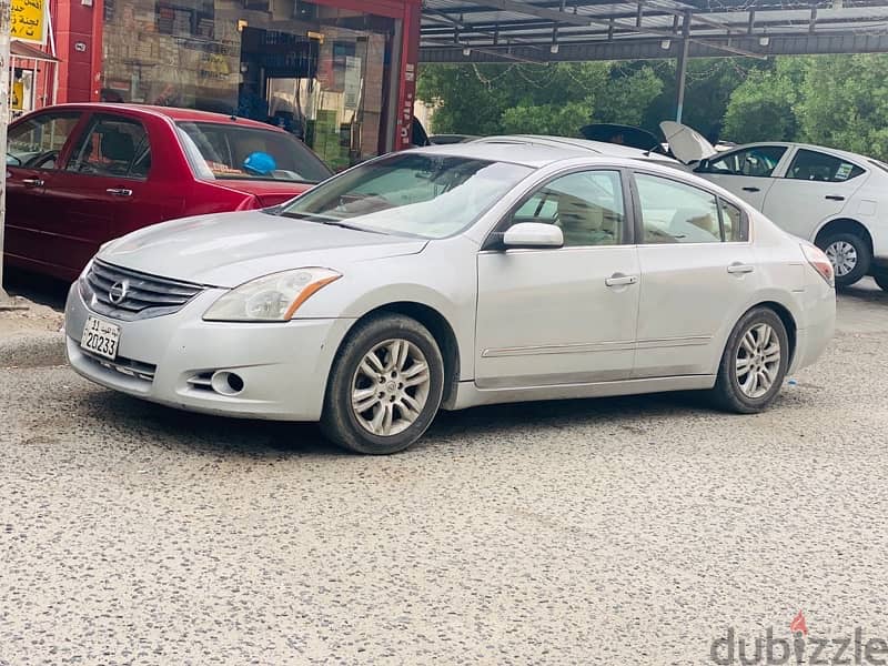 Nissan Altima 2012 4