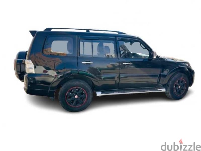 Mitsubishi Pajero 2017 1