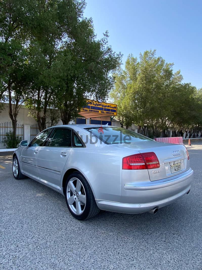 Audi A8 2010 6