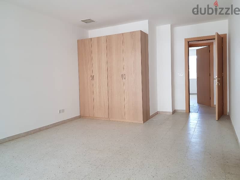 spacious 3 Bedroom in Shaab al Bahri 4