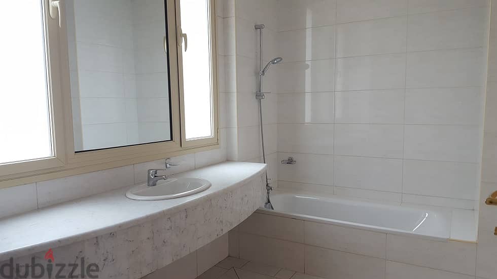 spacious 3 Bedroom in Shaab al Bahri 6