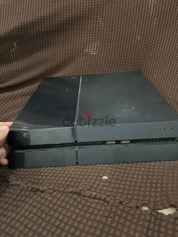 PS4 Original 1TB with controller 1