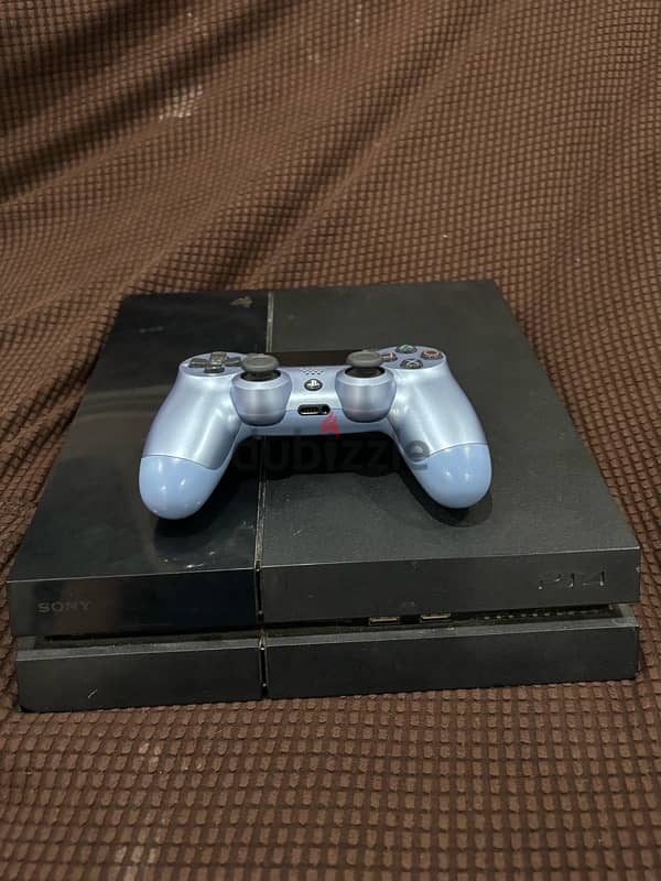 PS4 Original 1TB with controller 2