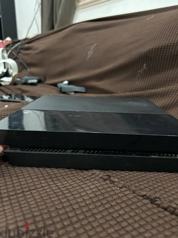 PS4 Original 1TB with controller 6