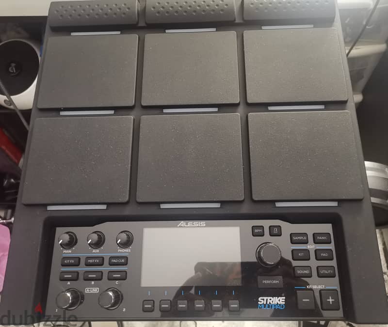 ALESIS STRIKE MULTIPAD DRUM PAD 0