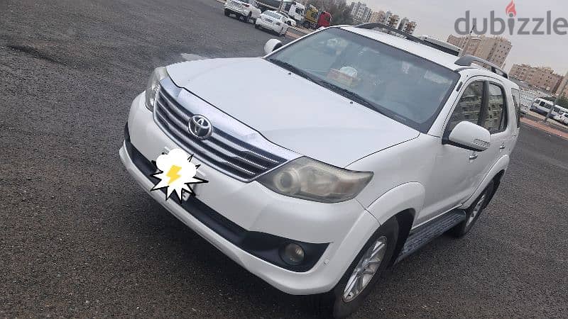 Toyota Fortuner 2013 SRS URGENT SALE FAMILY USED 4