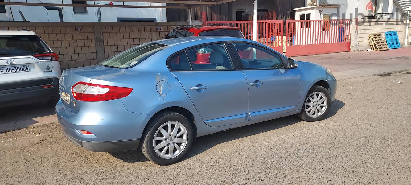 Renault Fluence 2012        رينو فلوينس 2012 1