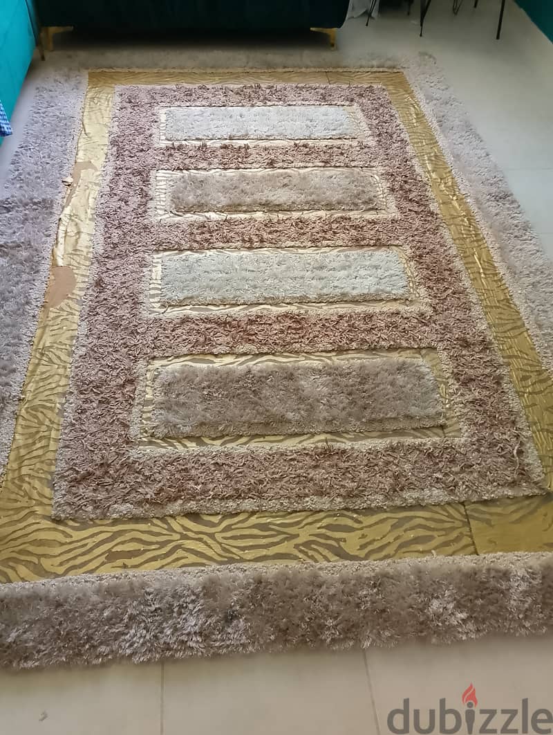 Carpet for urgent sale 0