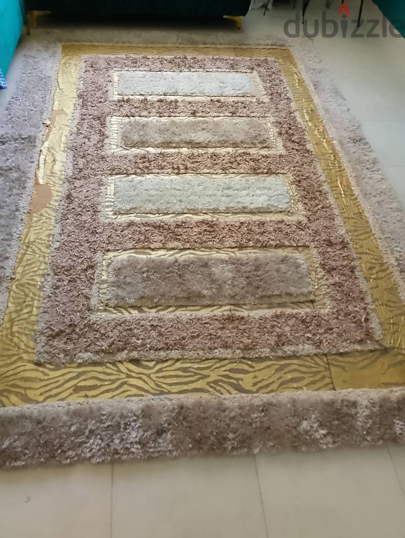 Carpet for urgent sale 1