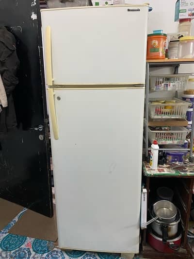 good condition double door fridge